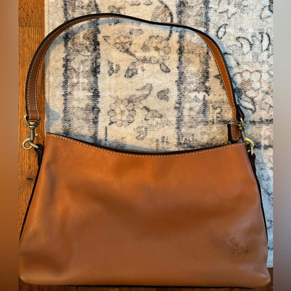 Leather shoulder bag